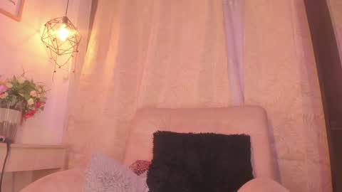 Snapshot of chantall_valkoba chatting on December 11, 2024, 9:19 am Chantall online show from December 11, 2024, 9:19 am