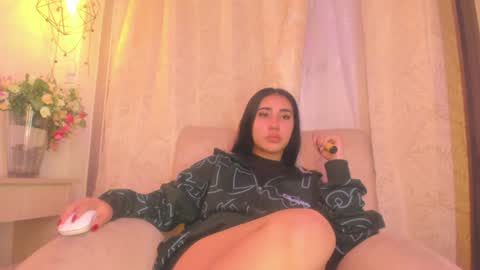 Snapshot of chantall_valkoba chatting on December 16, 2024, 8:09 am Chantall online show from December 16, 2024, 8:09 am