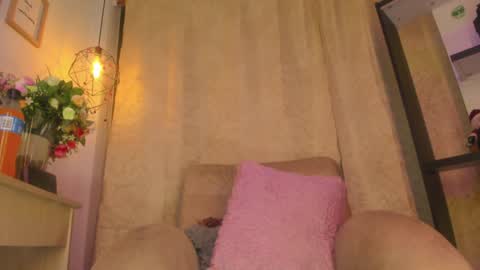 Snapshot of chantall_valkoba chatting on December 30, 2024, 4:42 am Chantall online show from December 30, 2024, 4:42 am