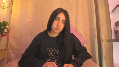 Snapshot of chantall_valkoba chatting on January 9, 2025, 5:13 am Chantall online show from January 9, 2025, 5:13 am