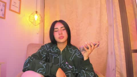 Snapshot of chantall_valkoba chatting on January 13, 2025, 7:32 am Chantall online show from January 13, 2025, 7:32 am