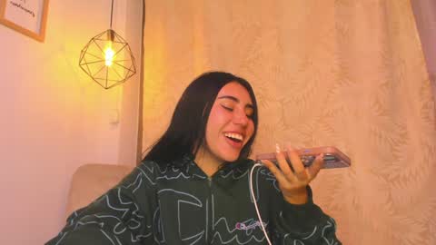 Snapshot of chantall_valkoba chatting on January 13, 2025, 10:36 am Chantall online show from January 13, 2025, 10:36 am