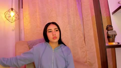 Snapshot of chantall_valkoba chatting on January 25, 2025, 4:45 am Chantall online show from January 25, 2025, 4:45 am
