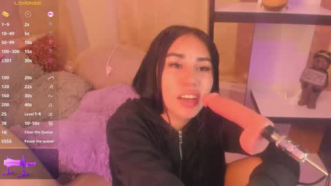 Snapshot of chantall_valkoba chatting on February 13, 2025, 9:51 am Chantall online show from February 13, 2025, 9:51 am