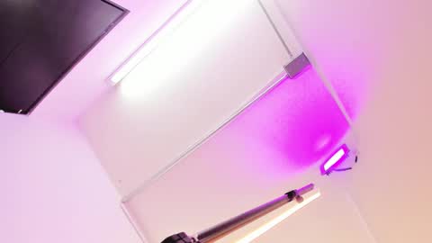 Snapshot of chantall_valkoba chatting on February 24, 2025, 10:48 am Chantall online show from February 24, 2025, 10:48 am