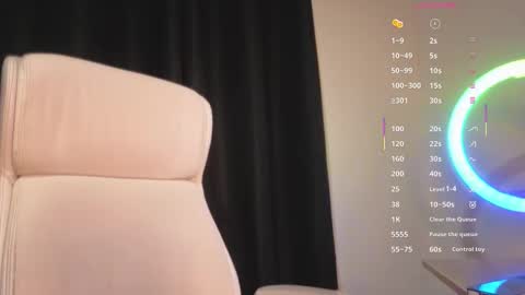 Snapshot of chantall_valkoba chatting on October 27, 2025, 4:38 am Chantall online show from October 27, 2025, 4:38 am