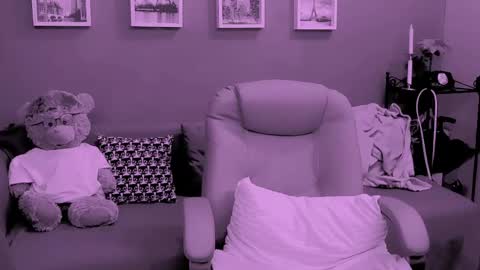 Snapshot of chantallovely chatting on April 24, 2026, 7:55 am The Queen online show from April 24, 2026, 7:55 am