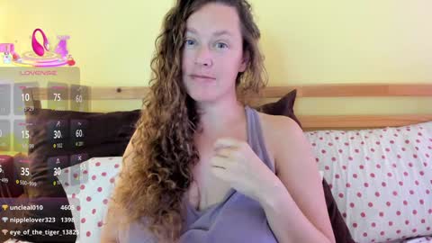 Snapshot of chantarra chatting on November 4, 2025, 6:07 pm Chantarra Chant Chanty C Lady C please not baby babe BB or other pet names online show from November 4, 2025, 6:07 pm