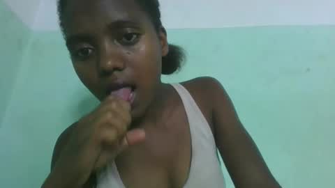 Snapshot of chanteuse655720 chatting on April 26, 2026, 4:37 pm chanteuse655720 online show from April 26, 2026, 4:37 pm