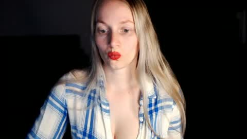 Snapshot of chanti_lovee chatting on June 14, 2026, 10:23 pm We Vibe Device that vibrates at the sound of Tips and makes me wet. vibe lush edging daddy lovense online show from June 14, 2026, 10:23 pm