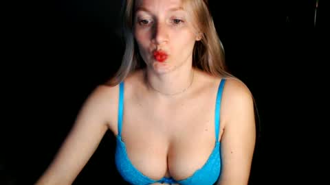 Snapshot of chanti_lovee chatting on July 9, 2026, 9:52 pm We Vibe Device that vibrates at the sound of Tips and makes me wet. vibe lush edging daddy lovense online show from July 9, 2026, 9:52 pm