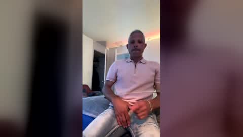 chaone11 online show from April 20, 2026, 4:21 pm