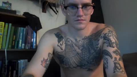 Snapshot of charlemagnesweatpants chatting on October 3, 2025, 8:28 pm charlemagnesweatpants online show from October 3, 2025, 8:28 pm