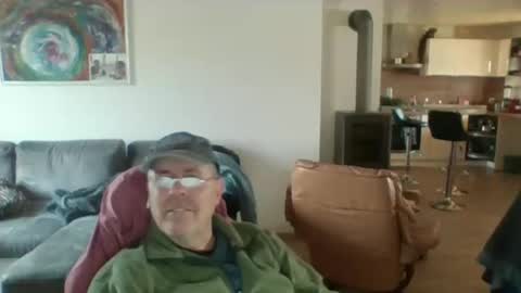 charles6064 online show from January 2, 2025, 9:22 am