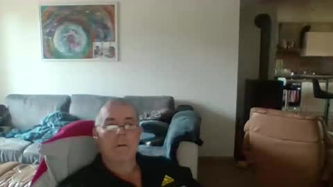 charles6064 online show from October 28, 2025, 9:46 am