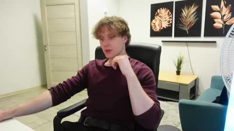 Snapshot of charles_dreams chatting on November 30, 2025, 10:47 pm CHARLES DREAMS online show from November 30, 2025, 10:47 pm