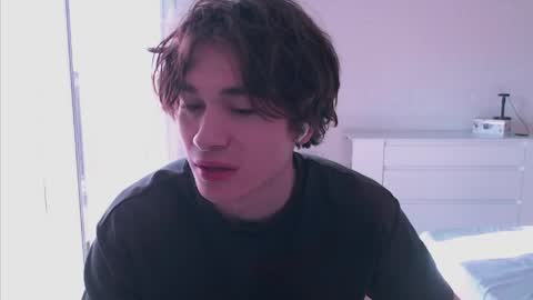 Snapshot of charleshanson69 chatting on May 2, 2026, 1:27 pm charleshanson69 online show from May 2, 2026, 1:27 pm