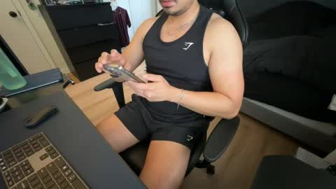 Snapshot of charliekkw chatting on May 17, 2026, 6:26 pm charliekkw online show from May 17, 2026, 6:26 pm