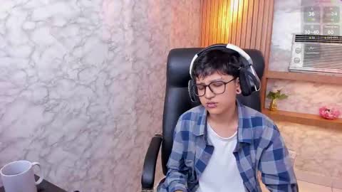 Charlie online show from November 9, 2025, 1:20 pm