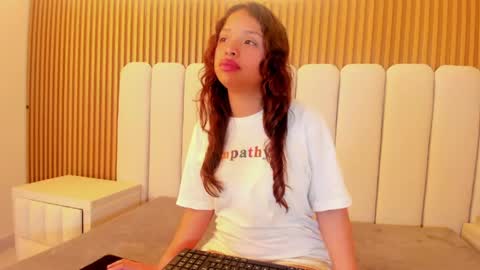 charlotaura online show from May 14, 2026, 12:45 pm
