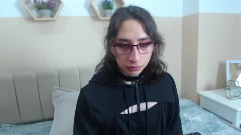 Snapshot of charlothe_dumont chatting on April 18, 2026, 4:00 pm charlothe_dumont online show from April 18, 2026, 4:00 pm