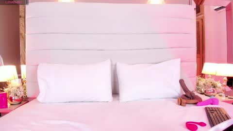 Snapshot of charlotte93x chatting on February 14, 2026, 11:51 am Charlotte online show from February 14, 2026, 11:51 am