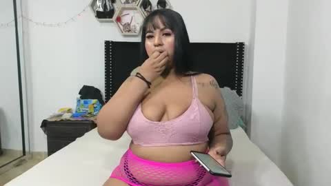 charlotte_027 online show from January 9, 2025, 6:17 am