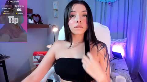 Snapshot of charlotte__benett chatting on July 5, 2026, 5:58 am Charlotte online show from July 5, 2026, 5:58 am