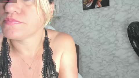 Snapshot of charlotte__g chatting on February 9, 2025, 9:58 am charlotte online show from February 9, 2025, 9:58 am