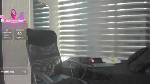 Snapshot of charlotte__g chatting on February 25, 2025, 3:27 pm charlotte online show from February 25, 2025, 3:27 pm