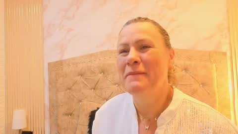 Snapshot of charlotte__g chatting on November 10, 2025, 10:47 am charlotte online show from November 10, 2025, 10:47 am