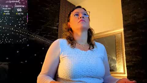 Snapshot of charlotte__g chatting on November 16, 2025, 12:11 pm charlotte online show from November 16, 2025, 12:11 pm