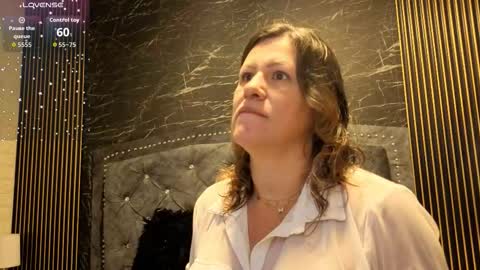 Snapshot of charlotte__g chatting on November 17, 2025, 10:43 am charlotte online show from November 17, 2025, 10:43 am