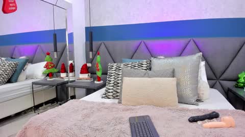 Charlotte online show from December 22, 2024, 2:27 pm