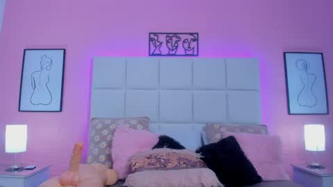 Snapshot of charlotte_kisss chatting on May 12, 2026, 8:17 pm Charlotte online show from May 12, 2026, 8:17 pm