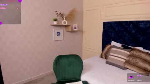 Snapshot of charlotte_mayers chatting on September 12, 2025, 11:32 am Charlotte Mayers online show from September 12, 2025, 11:32 am