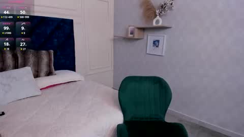 Charlotte Mayers online show from December 17, 2025, 11:27 am