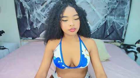 charlotte_walker1 online show from October 17, 2025, 4:26 am
