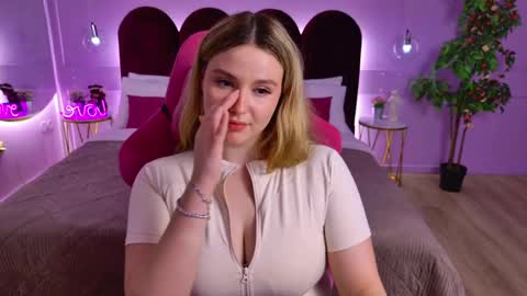 charlotteatwood online show from May 22, 2026, 4:12 pm