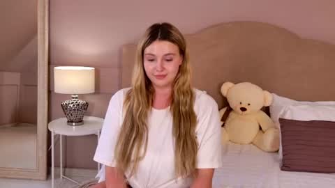 charlotteatwood online show from June 14, 2026, 4:09 pm