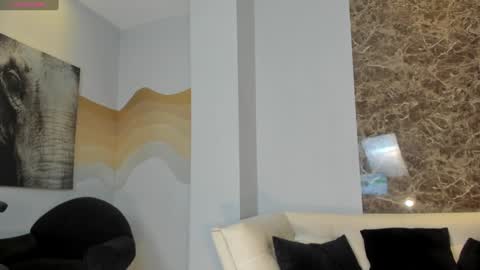 Charlotte online show from December 15, 2024, 11:23 am