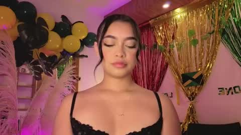 Snapshot of charlotteg18 chatting on April 17, 2026, 2:36 am Charlote online show from April 17, 2026, 2:36 am