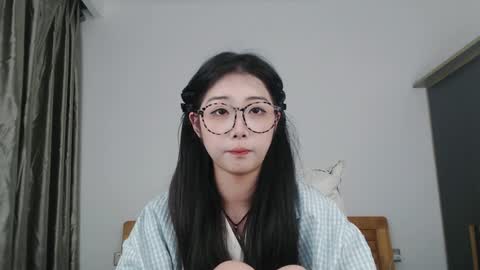 Snapshot of charlottelin chatting on December 16, 2024, 5:11 pm Charlotte online show from December 16, 2024, 5:11 pm