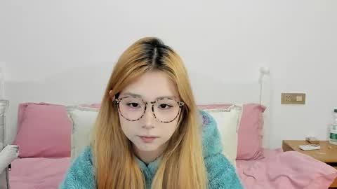 Snapshot of charlottelin chatting on November 28, 2025, 5:48 pm Charlotte online show from November 28, 2025, 5:48 pm