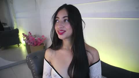 Lauren Rus online show from July 10, 2026, 12:52 pm
