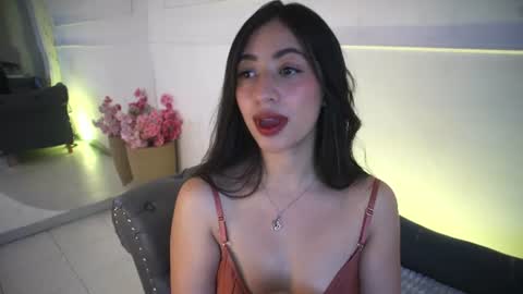 Lauren Rus online show from July 14, 2026, 12:33 pm