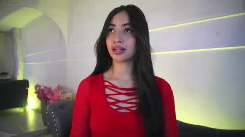 Lauren Rus online show from July 28, 2026, 12:34 pm