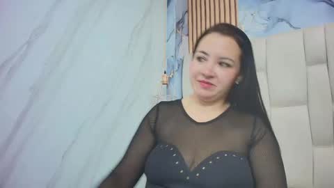 Charlotte  Schmidt online show from October 7, 2025, 11:18 am