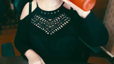 CharlotteXTasty online show from December 4, 2024, 9:51 am