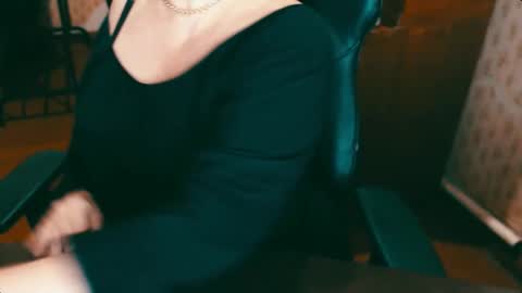 CharlotteXTasty online show from December 13, 2024, 8:15 pm